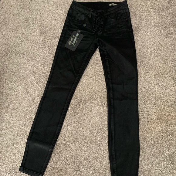 Smoke out Jean Blank NYC - Picture 3 of 5